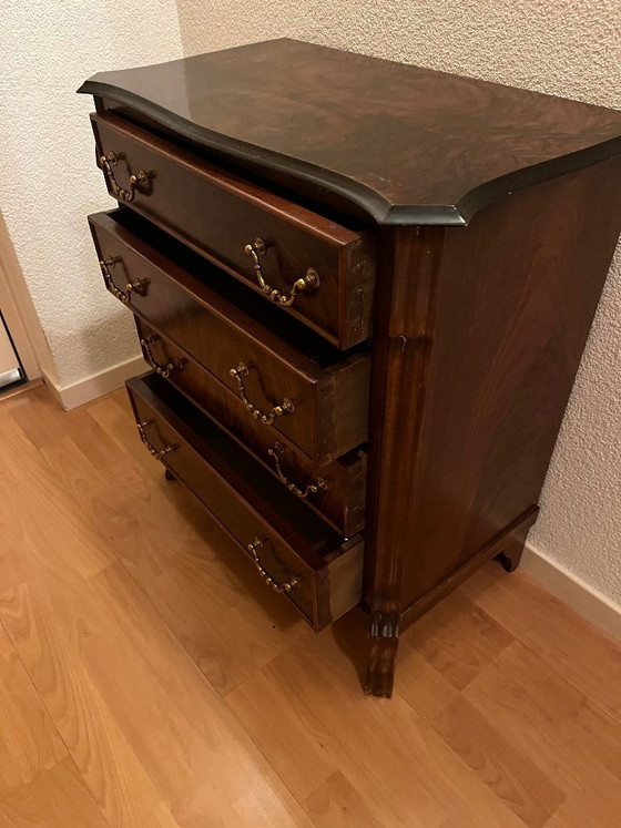 Image 1 of cómoda antigua de madera oscura