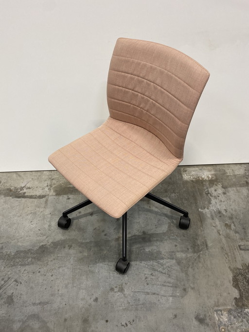 Sedia Ahrend Well - rosa