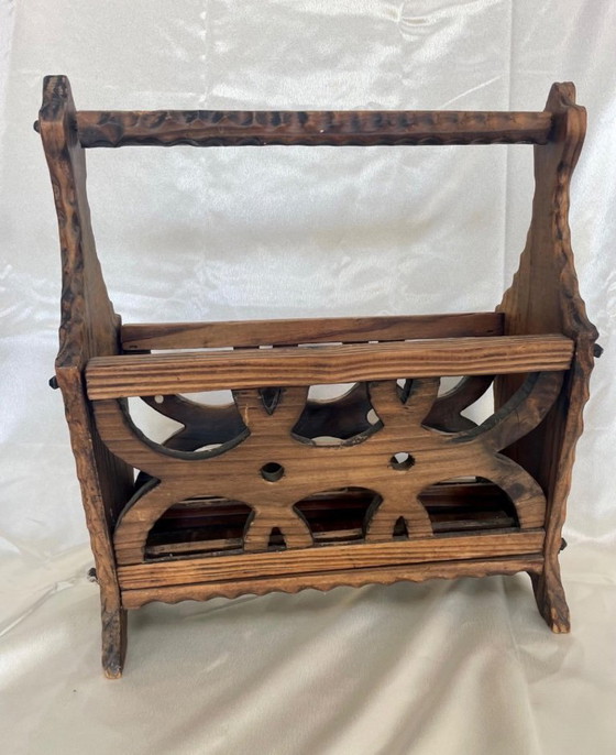 Image 1 of Porte-revue vintage en bois massif sculpté – Portugal, années 70⎜Vintage tijdschriftenrek – Gesneden massief hout – Portugal, ja