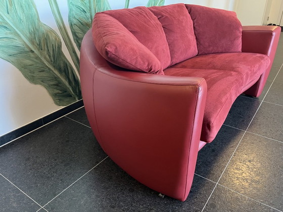 Stijlvole Leolux Vinja 2-zits designbank in koraalrood leer – 2 zitsbanken, Leather (photo 4 of 10)