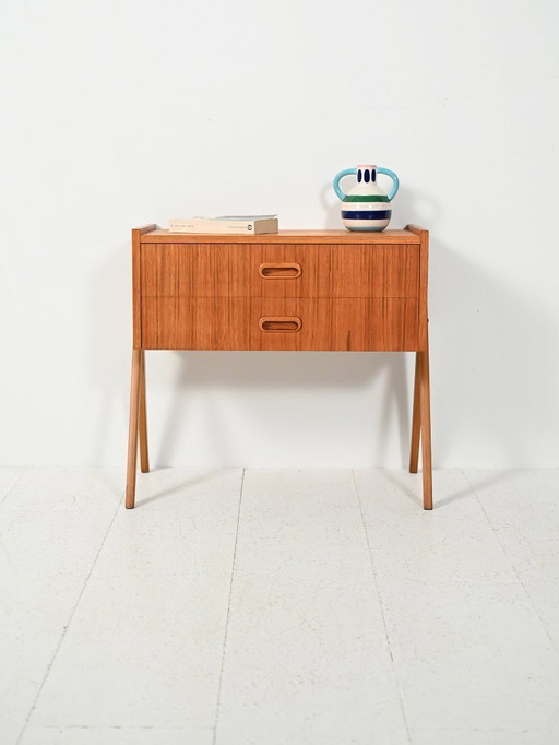 Mesita de noche escandinava de teca de la década de 1960