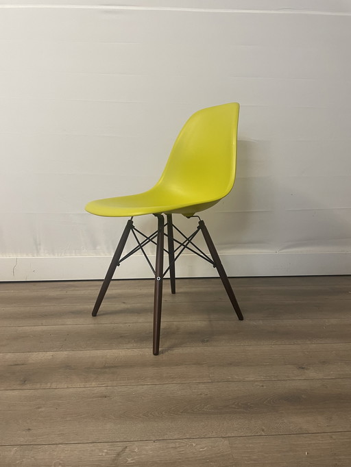 Vitra Eames DSW Dining Chair