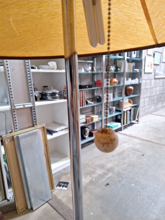 Image 1 of Herda staande schemerlamp met houten fineerkap