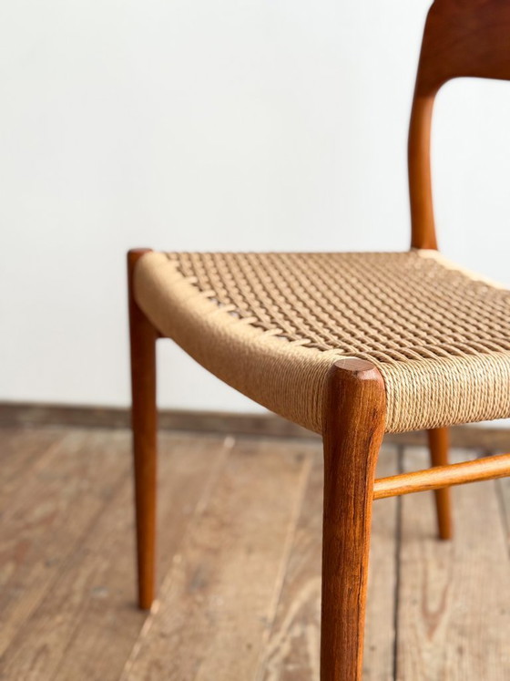 Image 1 of Set van 4 eetkamerstoelen in mid-century stijl van Niels O. Møller voor J.L. Mollers, model 75