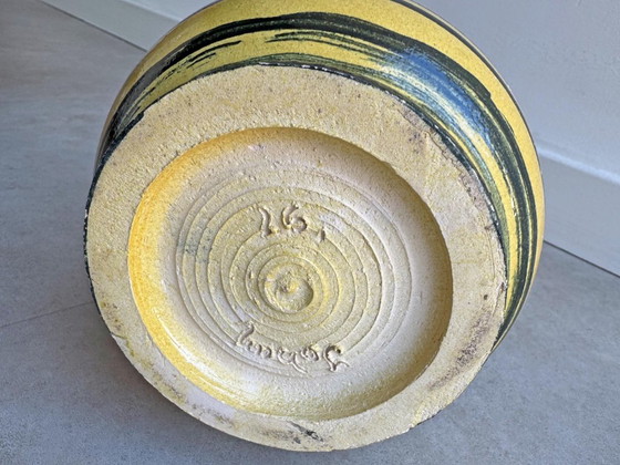 1x Large Yellow Vintage Studio Pottery Ceramic Vase (photo 4 of 5)