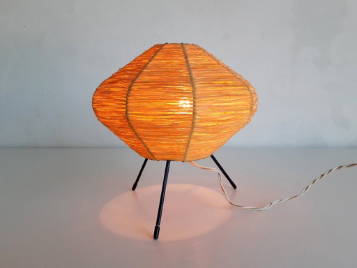 Refined vintage tripod raffia table lamp, mcm table lamp