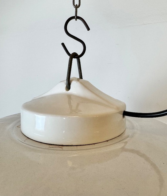 Image 1 of Lampada a sospensione industriale in smalto grigio con copertura in vetro, anni '60