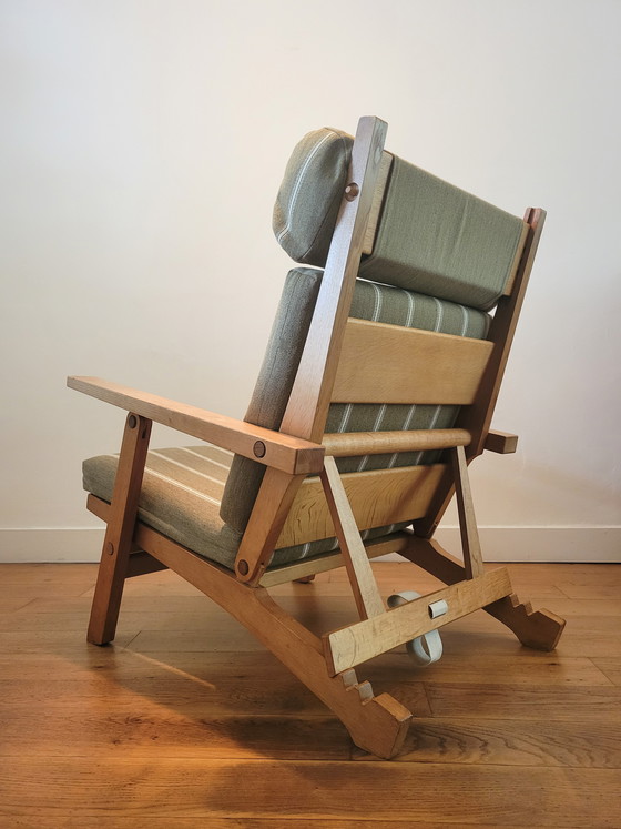 Image 1 of Fauteuil en Voetenbank van Hans J. Wegner voor AP Stolen