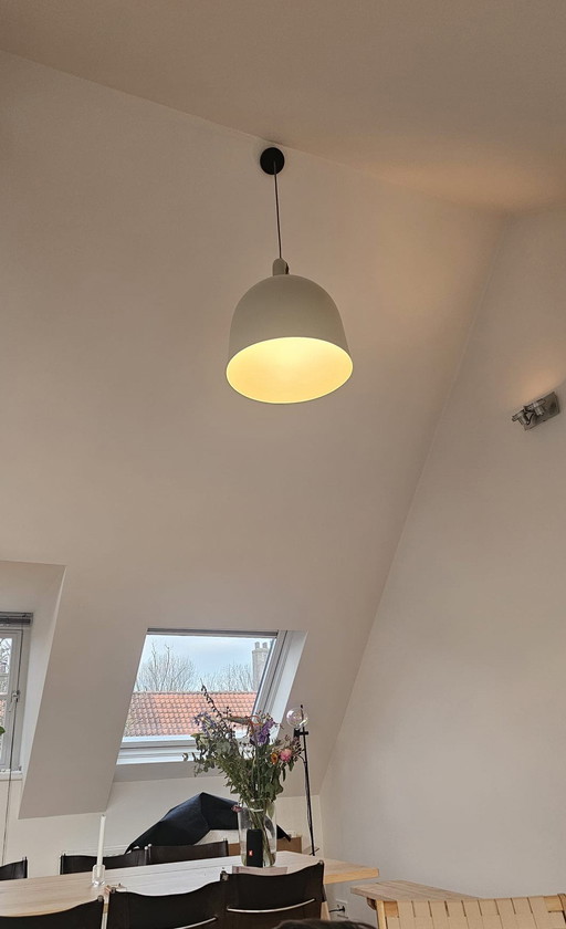 Normann Copenhagen Bell Lamp Large – Beige