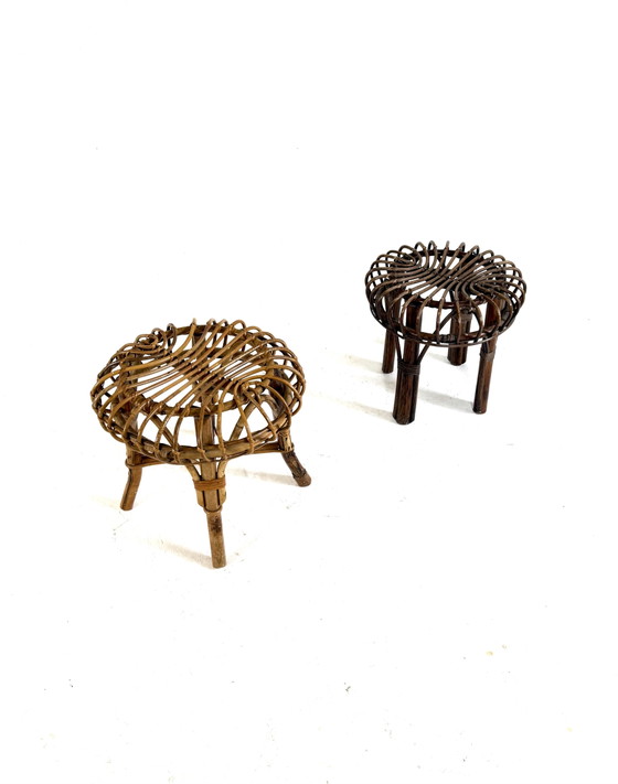 Image 1 of Set van 2 rotan krukjes, Frankrijk ‘70