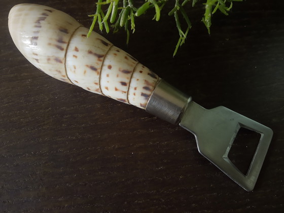 Image 1 of Apribottiglie vintage unico degli anni '60-'70 con manico a conchiglia.