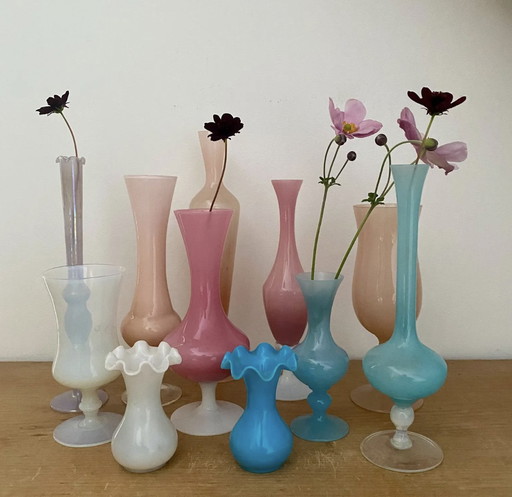 Lot De 11 Vases Soliflores Vintage En Verre Et Opaline