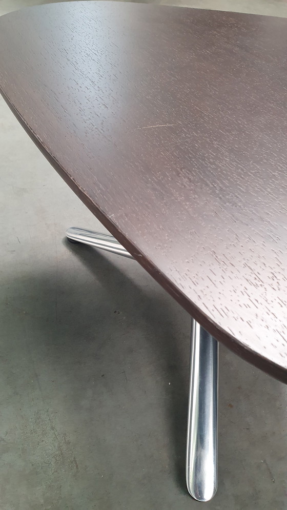 Image 1 of Table basse design Kei BULO organique, plaquée chêne brun foncé