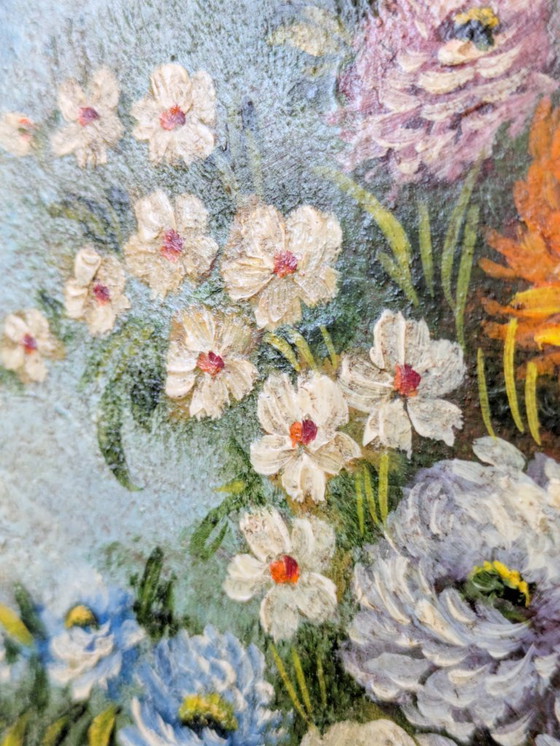 Image 1 of Peinture à l'huile florale ancienne sur toile dans un cadre doré orné, signée par l'artiste