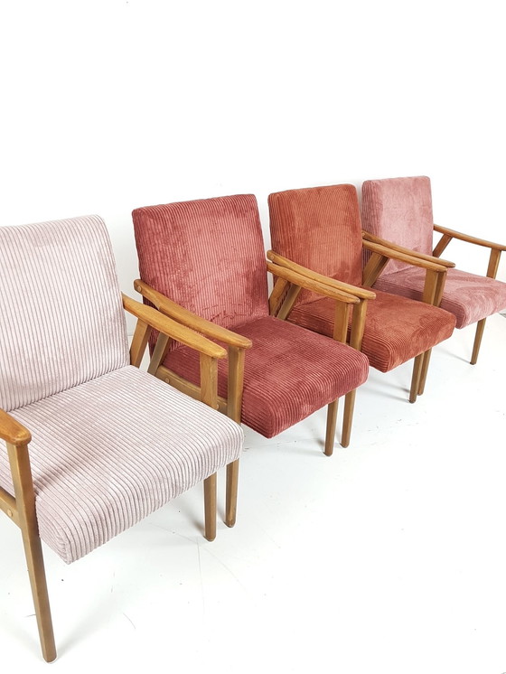Image 1 of Set van 4 vintage fauteuils roze tinten nieuw gestoffeerd