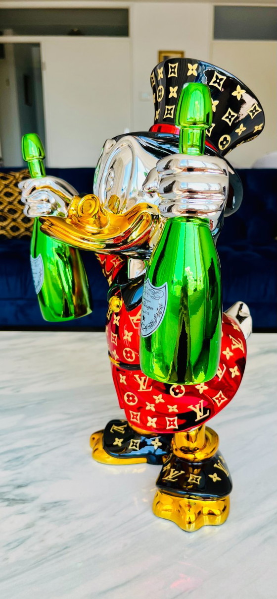 Scultura di Paperon de' Paperoni Pop Art Statua di lusso con champagne Vuitton Unica – Sculture, Fiberglass (photo 8 of 11)