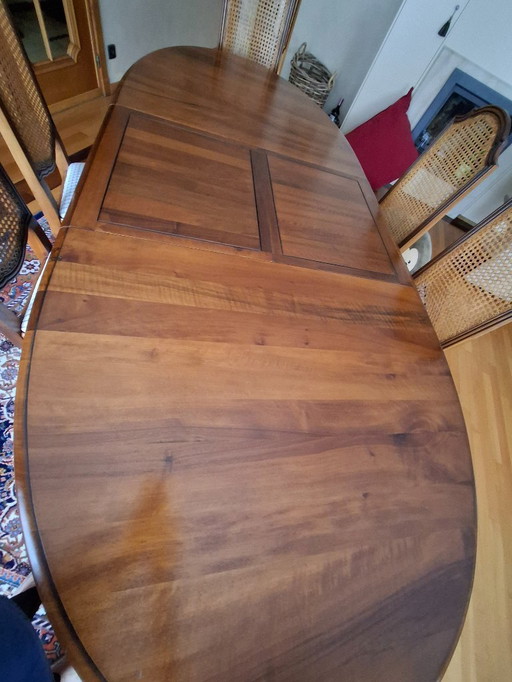 Table ovale extensible en noyer français avec 6 chaises