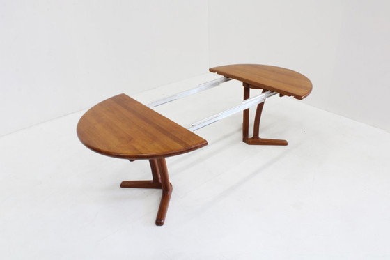 Image 1 of Tavolo da pranzo rotondo allungabile vintage Dyrlund in teak massello, stile danese.