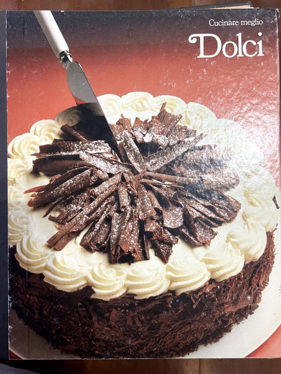 Image 1 of Lotto di 24 volumi di Cucinare meglio di Ermanno Conti, edizione tradotta, pubblicato da Arnoldo Mondadori nel 1983, in italiano