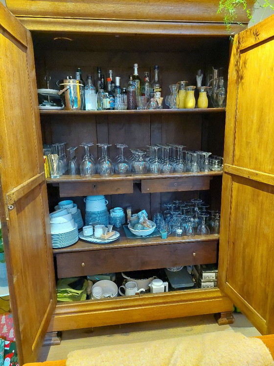 Authentic antique cabinet in French Louis Philippe style, Wardrobes, Wood, Brown (photo 5 of 5)