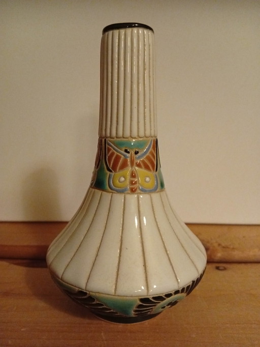 Vintage vase MINH LONG SÔNG BÉ VIETNAM