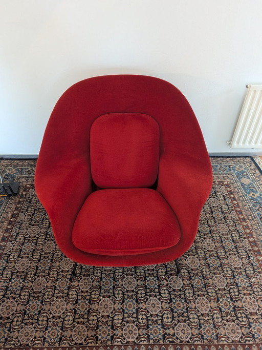 Knoll Womb Chair in rood alpaca - Eero Saarinen – stoelen fauteuils, Metal, Textile