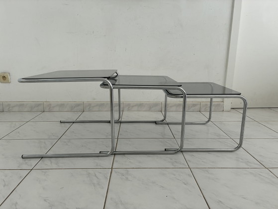 Tables d'appoint gigognes vintage cadre tubulaire verre fumé – Chrome, Glass (photo 3 of 15)
