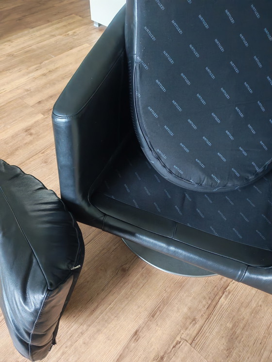 Image 1 of 2 sillones giratorios de piel Natuzzi