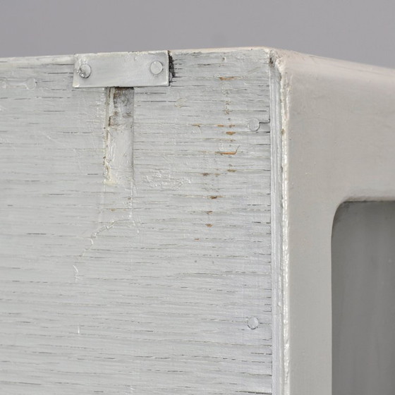 Armadietto a muro bianco con anta in vetro smerigliato, Armadi a muro, Legno, Vintage (foto 10 di 11)