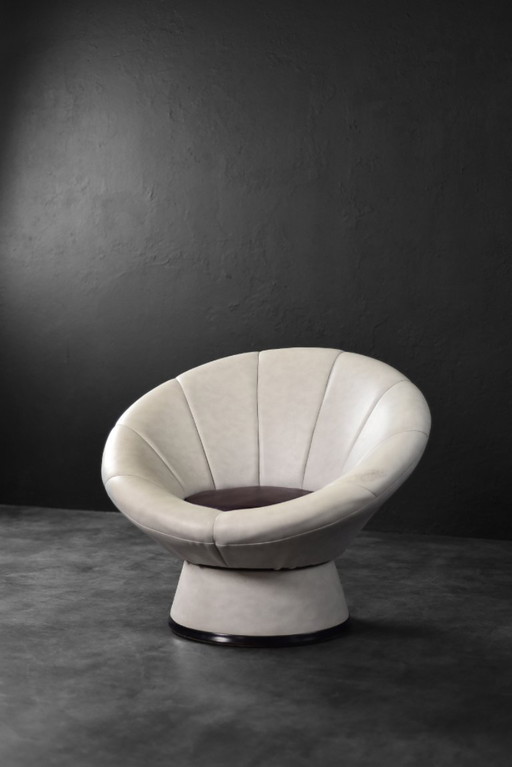 Poltrona girevole vintage in stile moderno italiano di metà secolo, stile Space Age, anni '70