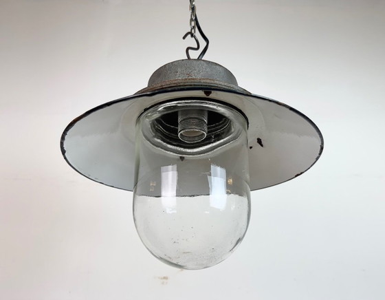 Image 1 of Lampada a sospensione industriale in ghisa e smalto verde, anni '60