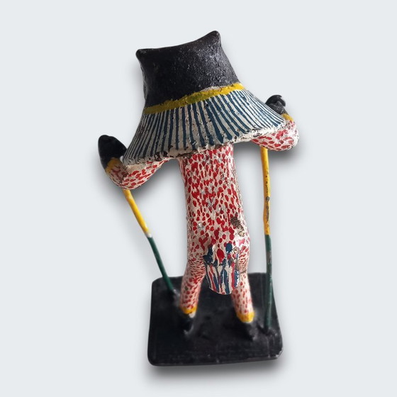 Image 1 of Ensemble de cinq statues figuratives africaines en métal peint à la main – têtes d'animaux – Afrique