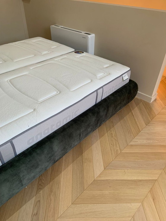 Image 1 of Lit double de luxe 180x220 – NEUF & JAMAIS UTILISÉ – 3 750 €