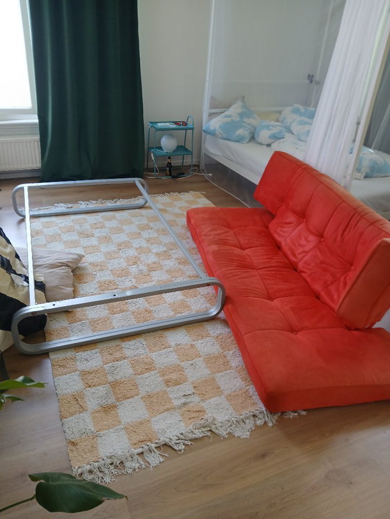 Image 1 of Divano in camoscio rosso vintage