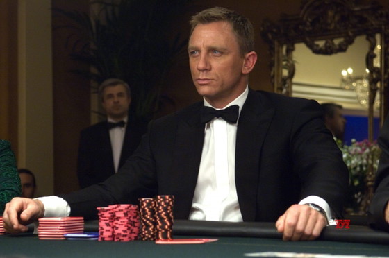 Cornice da collezione 007 Casino Royale 2006 POKER FICHE 25.000 Oggetti di scena originali del film (photo 9 of 9)