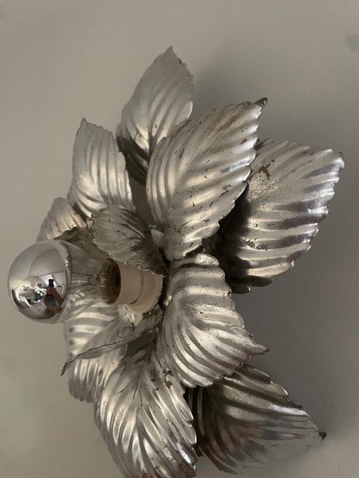 Stilvolle Masca-Lampe | Silbernes Blumenmotiv