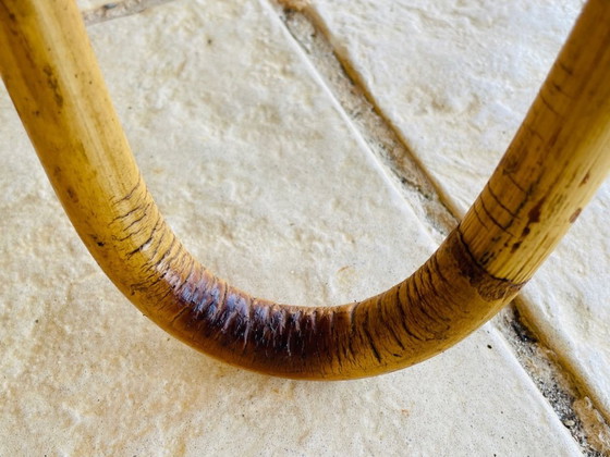 Image 1 of Mesita auxiliar de bambú y ratán de mediados de siglo, década de 1960.