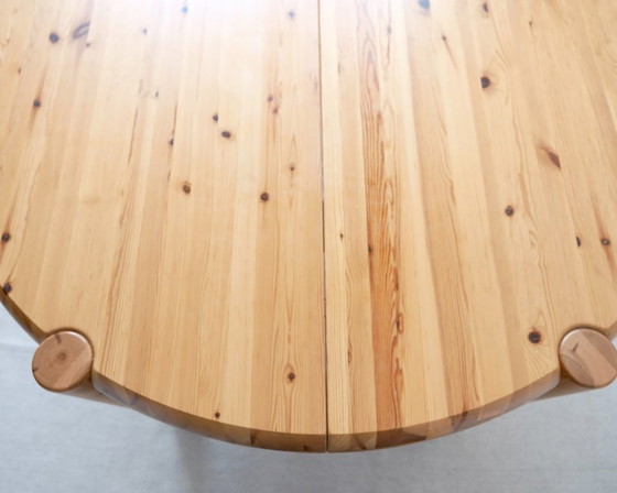 Image 1 of Rainer Daumiller. Uitschuifbare ronde tafel met 6 stoelen.