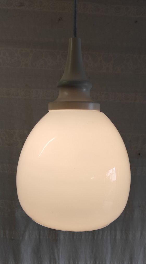 Image 1 of Suspension style scandinave globe opaline - années 60/70