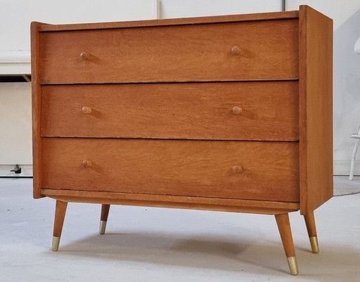 Kommode aus der Mitte des Jahrhunderts