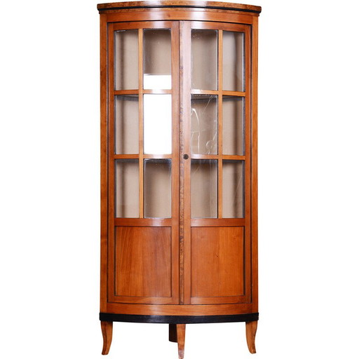 Biedermeier Eckvitrine Kirschbaum, Tschechien 1840er Jahre