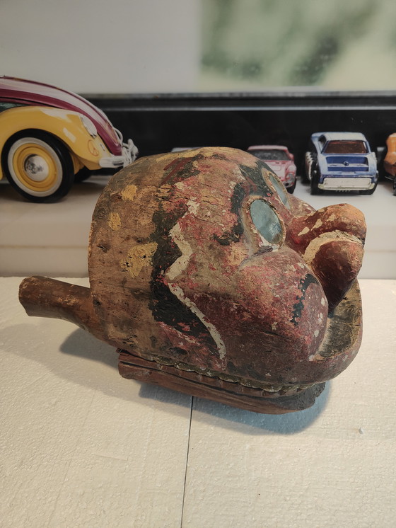 Image 1 of Masque de procession en laque rouge de Shishi Lion Chien Meiji, vers 1880