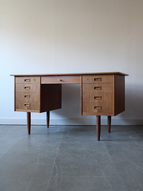Image 1 of Scrivania vintage danese in teak