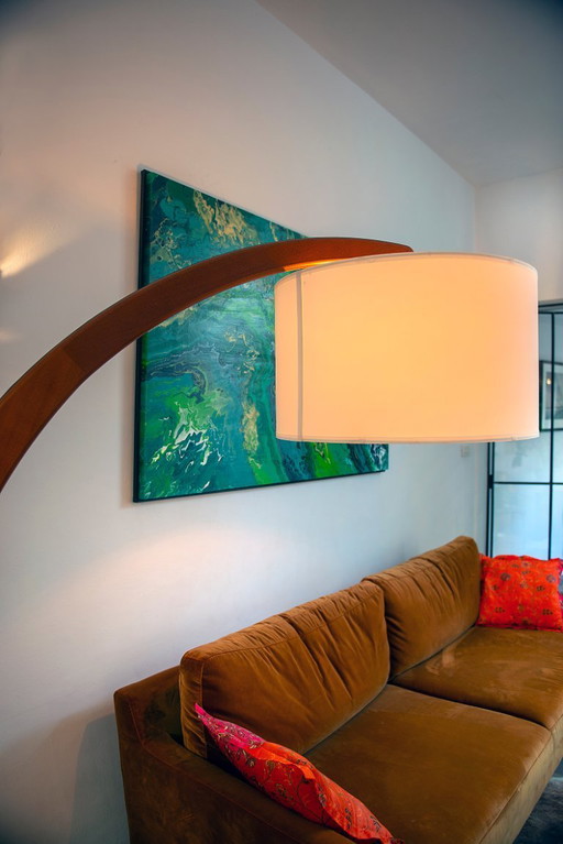 A stunning, original arc lamp from the top Italian brand Natuzzi, model "Luna