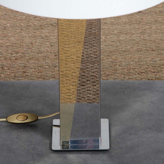 Image 1 of Grote zilveren en verguld metalen tafellamp, 1980