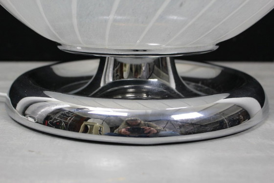 Image 1 of Mid Century Murano tafellamp met draaikolk en chromen voet