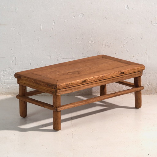 Table basse ancienne en bois de pin – Chine, circa 1890