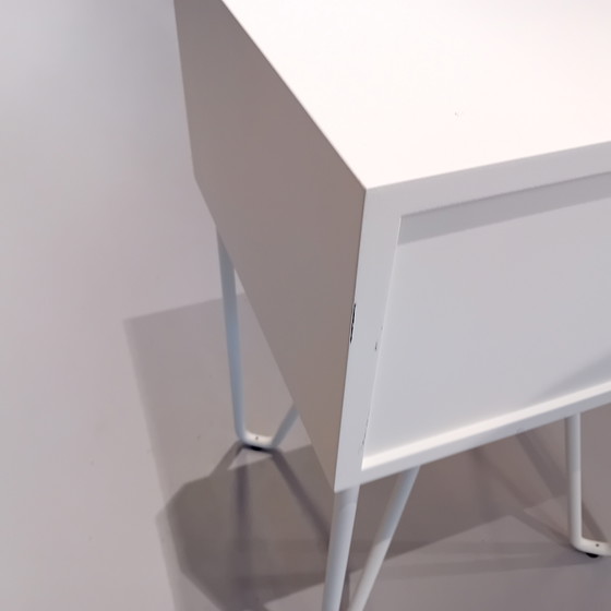 Image 1 of Mesita de noche Pixel