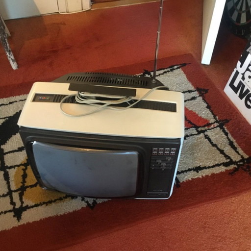Design Philips Philetta Royal Color TV. Wit.