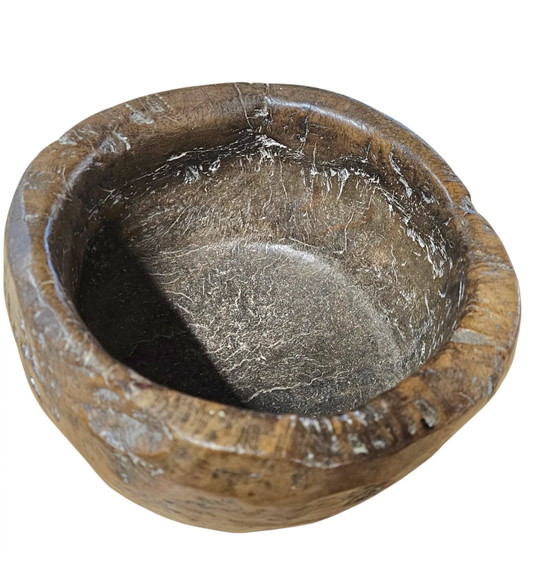 Una notevole ciotola in legno intagliata a mano da una singola sezione di radica – Ciotole, Wood (photo 3 of 19)